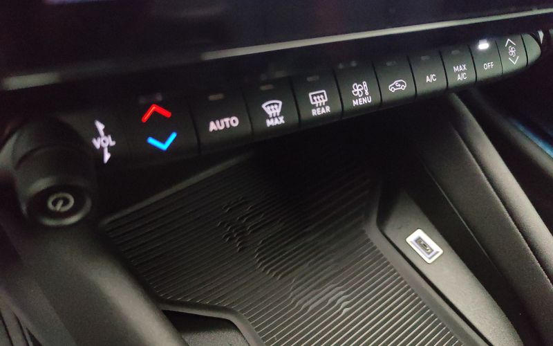 JUNIOR 1.2 136CV HYBRID EDCT6 SPECIALE